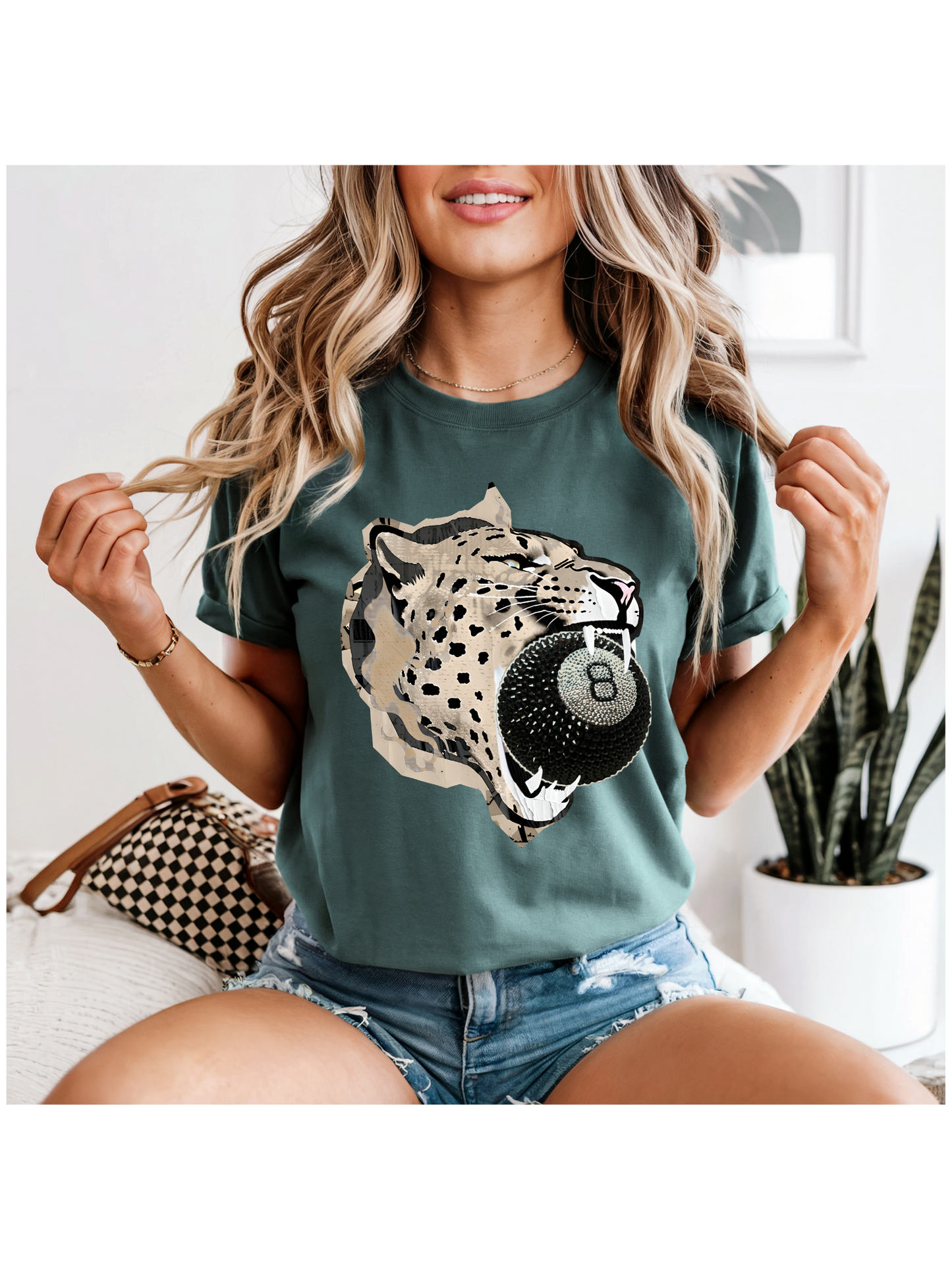 **Exclusive** Leopard with 8 Ball